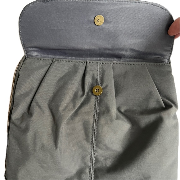 Travelon Bag Gray Anti Theft Strap Locking Travel Crossbody Shoulder Flat - Picture 4 of 7